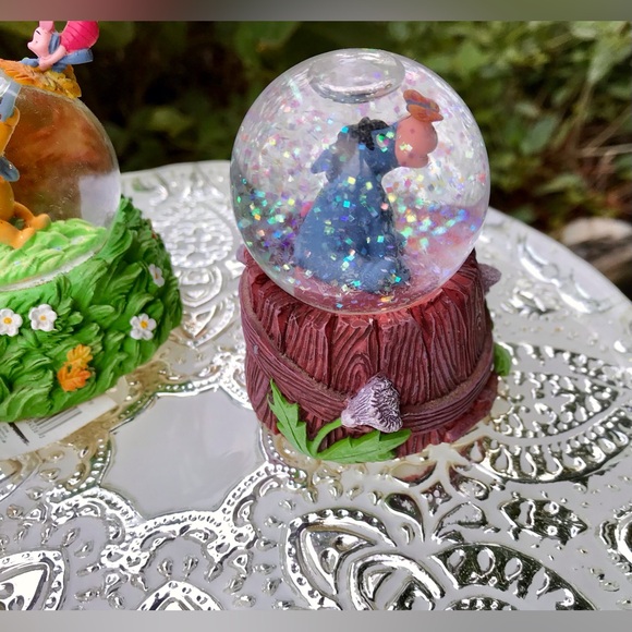 DISNEY Winnie The Pooh Tigger Piglet Eeyore Snowglobe Glitter Glass Snow Dome - Picture 9 of 12
